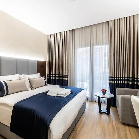 Ξενοδοχείο Aprilis Deluxe 4*