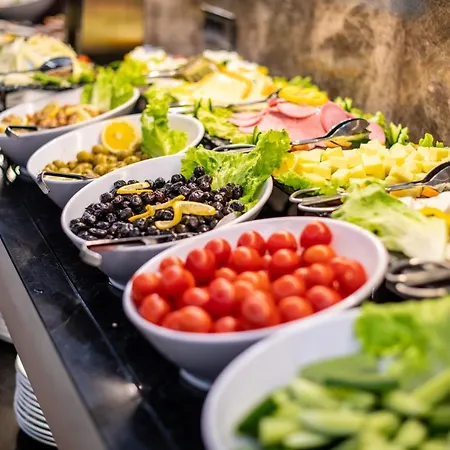 Hotel Aprilis Deluxe 4*