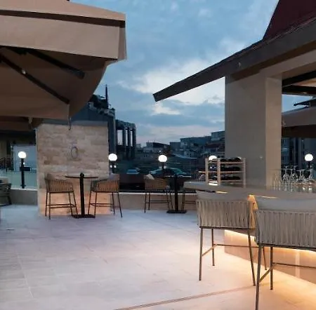 Aprilis Deluxe Ξενοδοχείο 4*