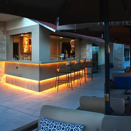 Ξενοδοχείο Aprilis Deluxe 4*