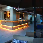 Aprilis Deluxe Ξενοδοχείο