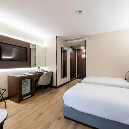 Aprilis Deluxe Hotel 4*