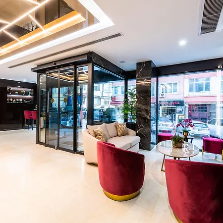 Aprilis Deluxe Hotel 4*