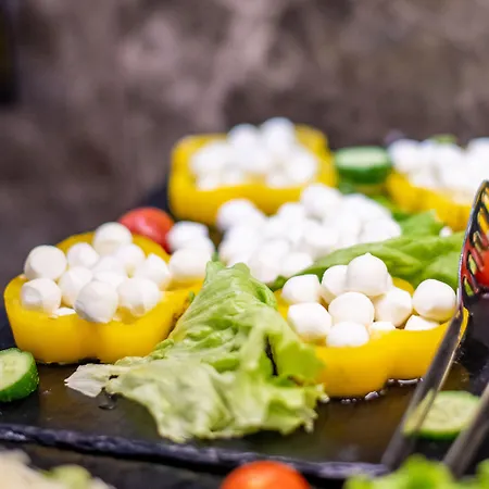 Aprilis Deluxe Hotel 4*