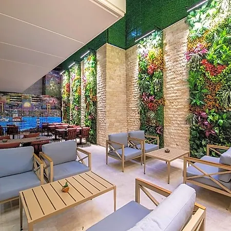 Hotel Aprilis Deluxe 4*