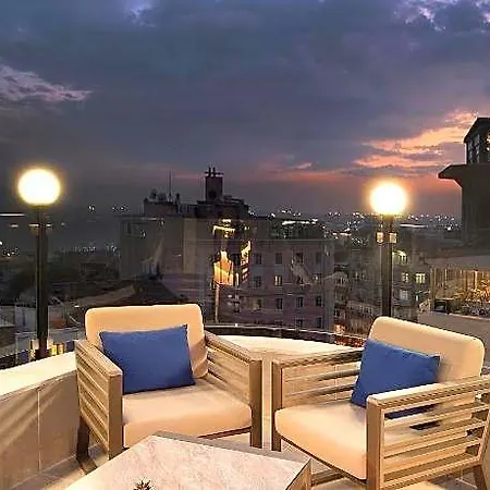 Aprilis Deluxe Istanbul