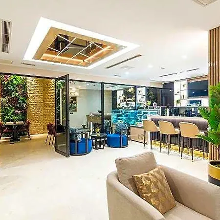 Aprilis Deluxe Hotel