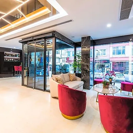 Hotel Aprilis Deluxe 4*