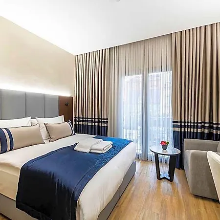 Hotel Aprilis Deluxe 4*