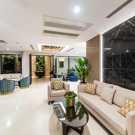 Hotel Aprilis Deluxe 4*