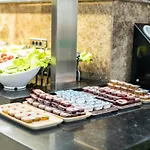 Hotel Aprilis Deluxe 4*