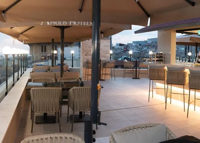 Aprilis Deluxe Hotel